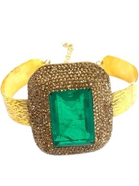 Gold-Tone Bracelet with Emerald Green Square Gem
